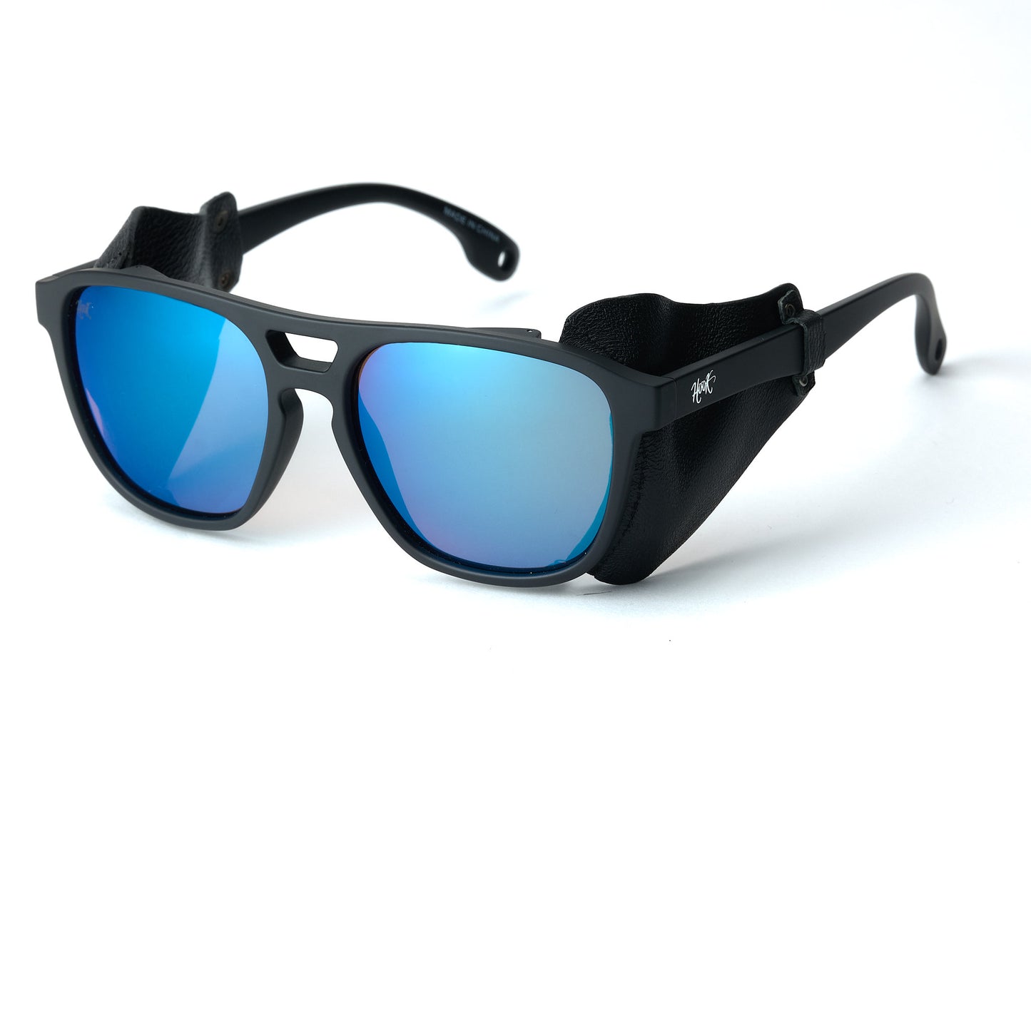 305 Glacier Polarized sunglasses with side guards for fishing